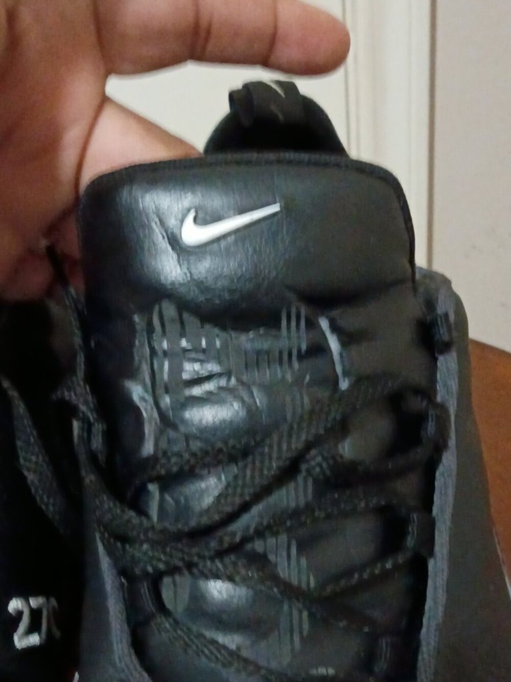 Nike Air Max 270 Men's Size 14 US BQ6171-001 Black White Leather Athletic Shoes - Picture 5 of 13